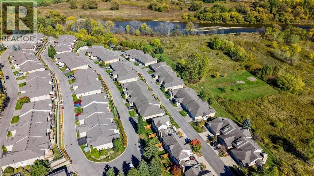 165 CHANDOS Drive Unit# 40, #40