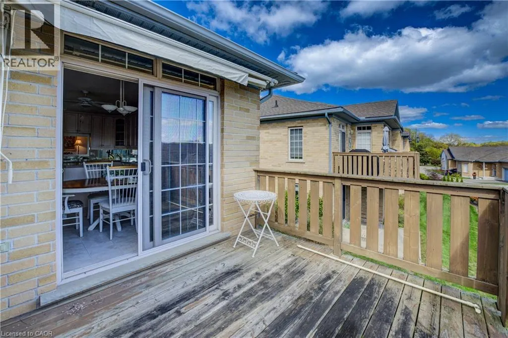 165 CHANDOS Drive Unit# 40, #40