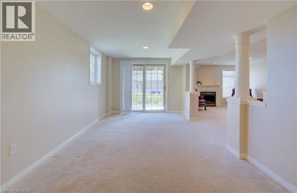 165 CHANDOS Drive Unit# 40, #40