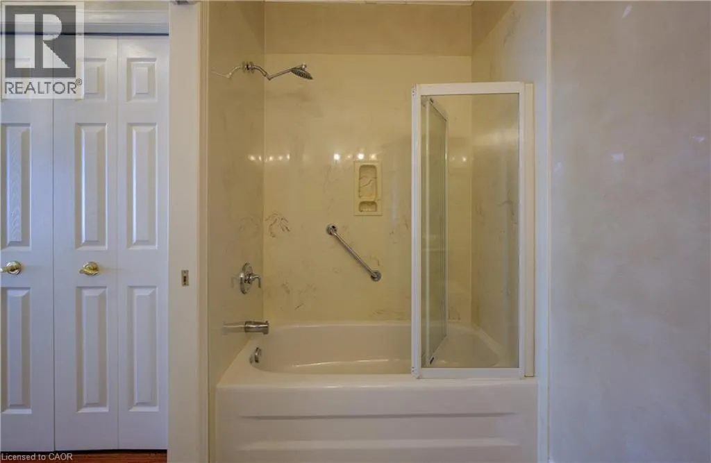 165 CHANDOS Drive Unit# 40, #40