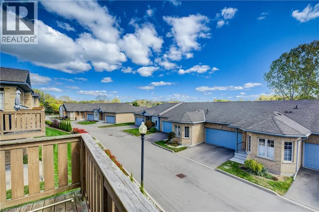 165 CHANDOS Drive Unit# 40, #40