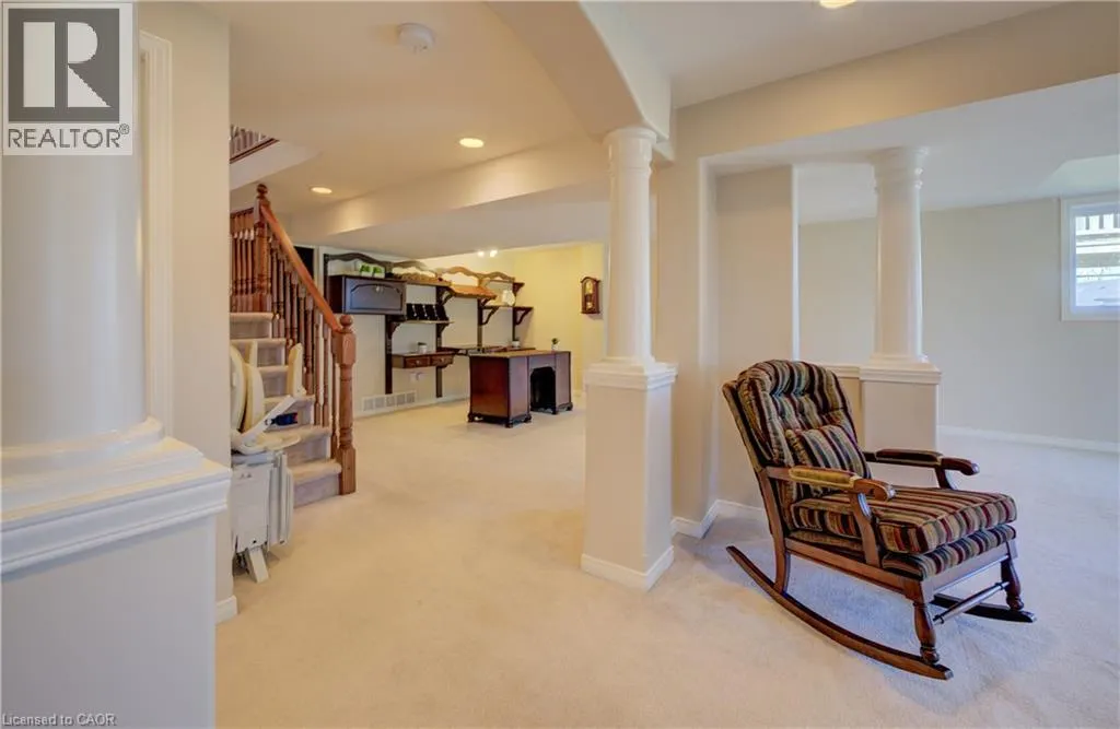 165 CHANDOS Drive Unit# 40, #40