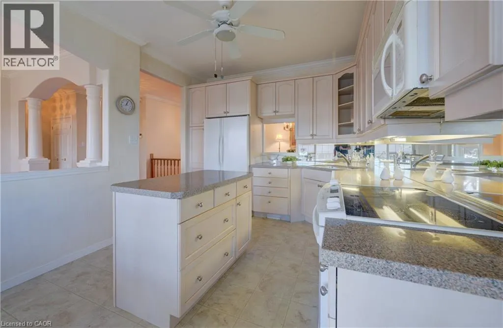 165 CHANDOS Drive Unit# 40, #40