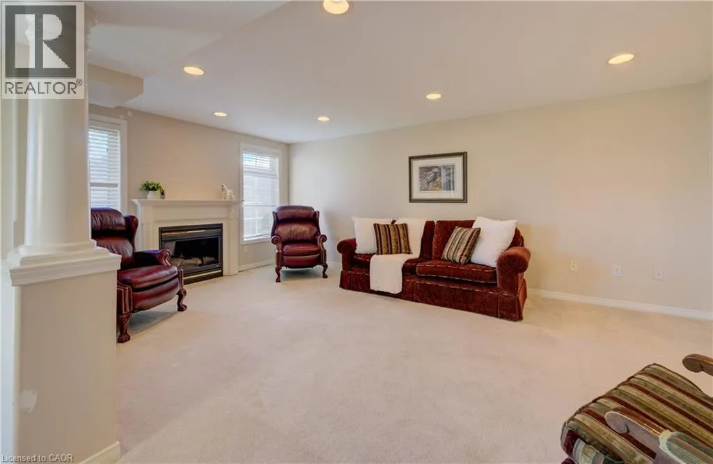 165 CHANDOS Drive Unit# 40, #40