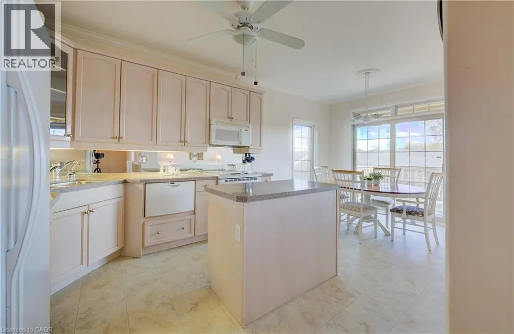 165 CHANDOS Drive Unit# 40, #40