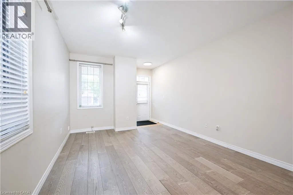 26 SPRINGSTEAD Avenue