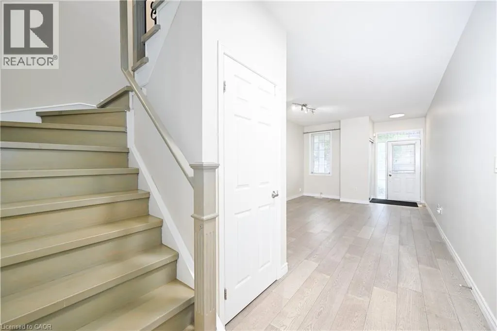 26 SPRINGSTEAD Avenue