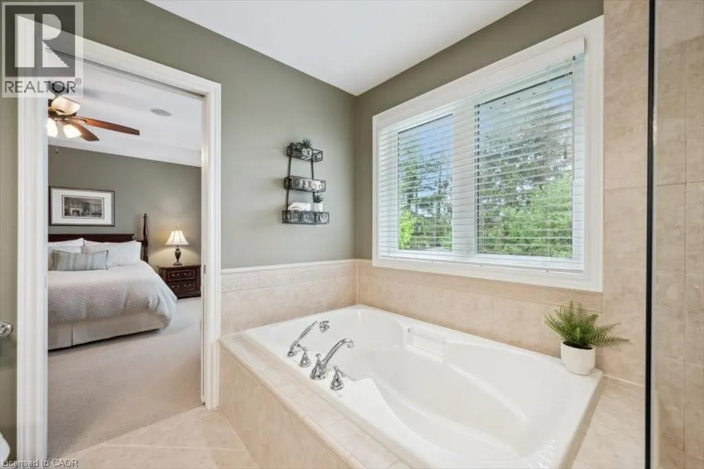 572 FALCONRIDGE Crescent
