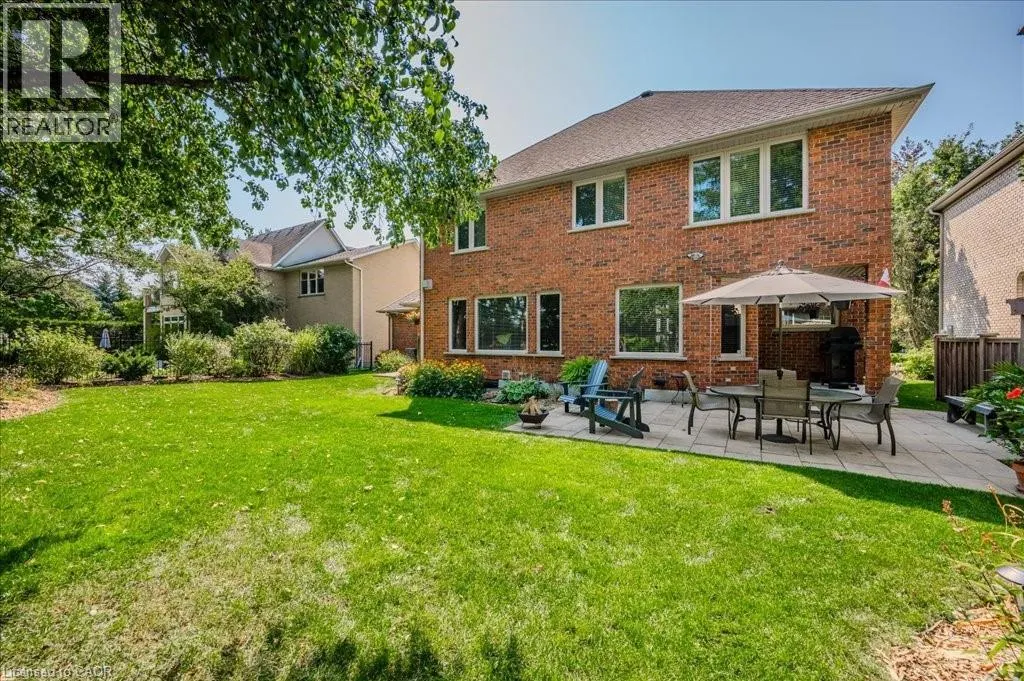 572 FALCONRIDGE Crescent