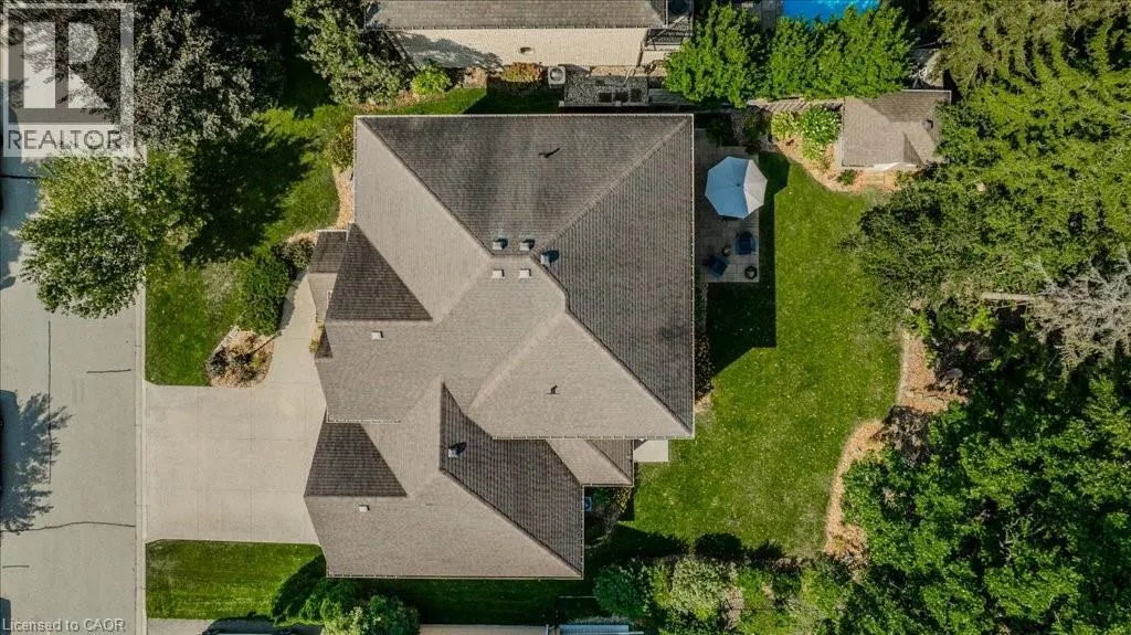 572 FALCONRIDGE Crescent