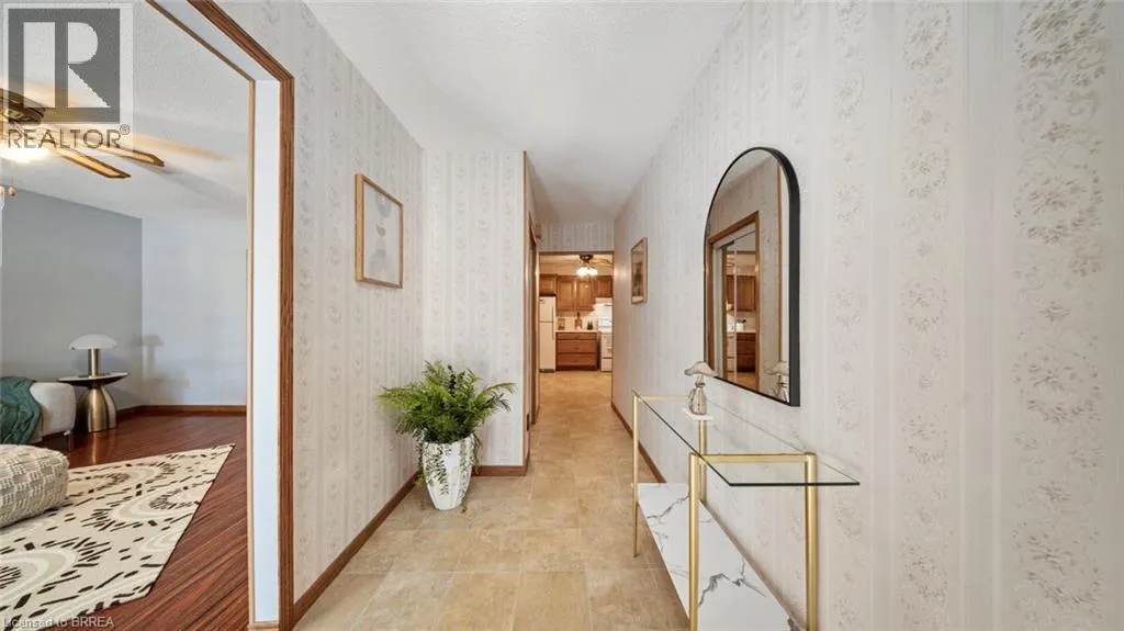 6 VENTNOR Court