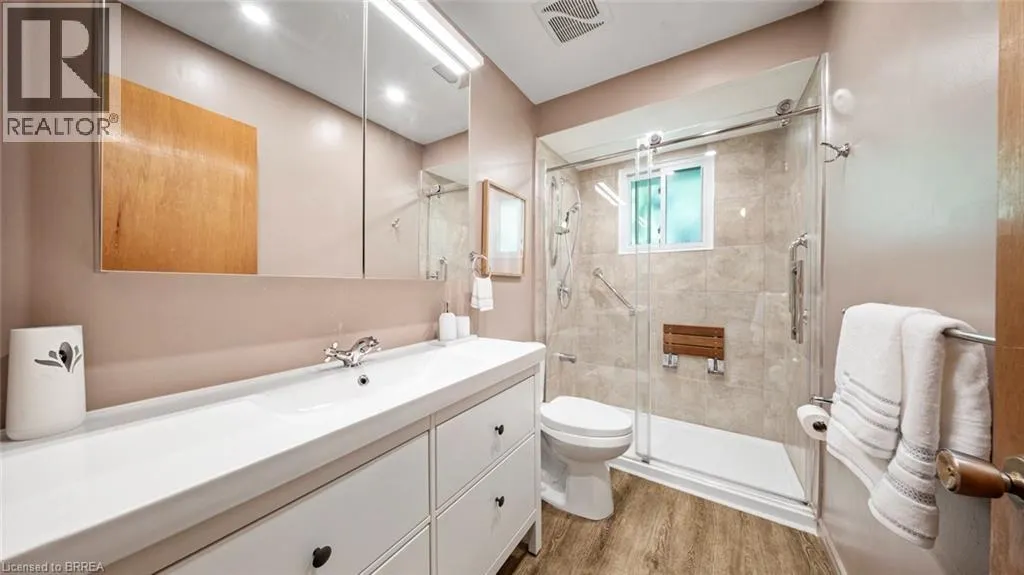 6 VENTNOR Court