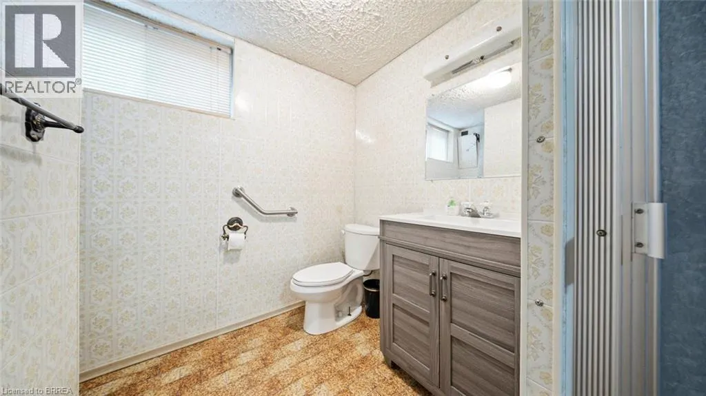 6 VENTNOR Court
