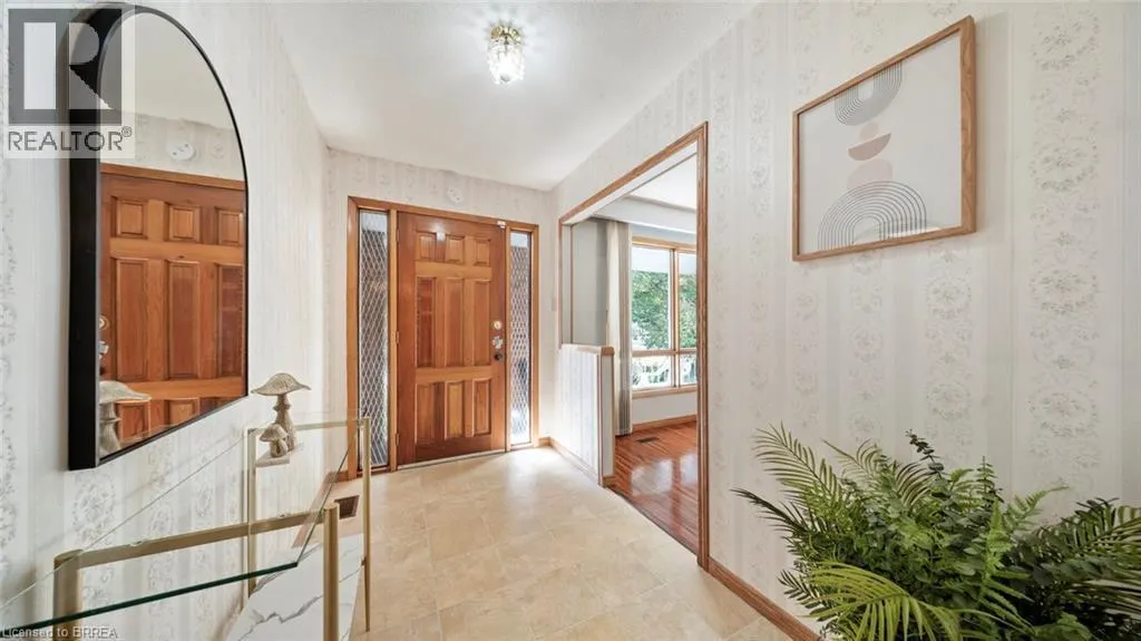 6 VENTNOR Court