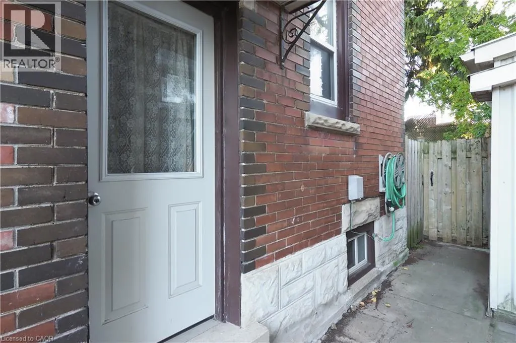 409 WELLINGTON Street N
