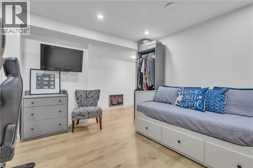 110 SHADELAND Crescent