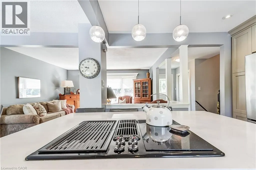 5203 BROUGHTON Crescent
