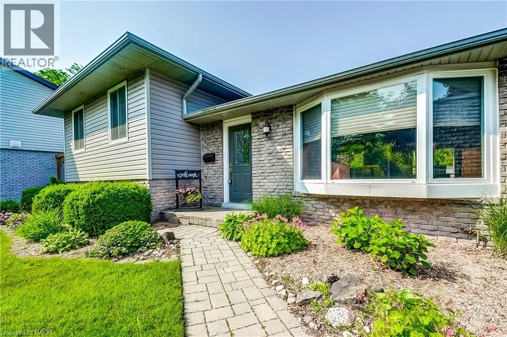 5203 BROUGHTON Crescent