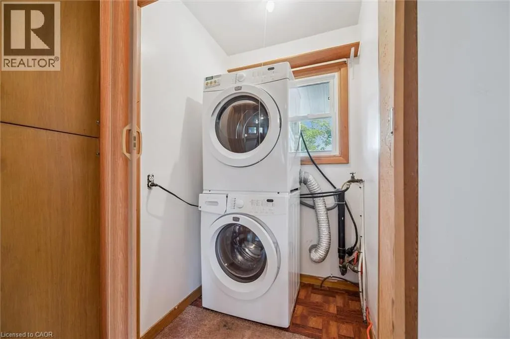 127 CHESTNUT Street S