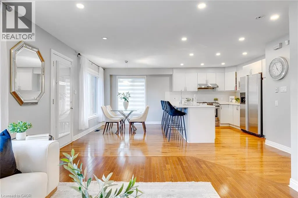 44 PENTLAND Road