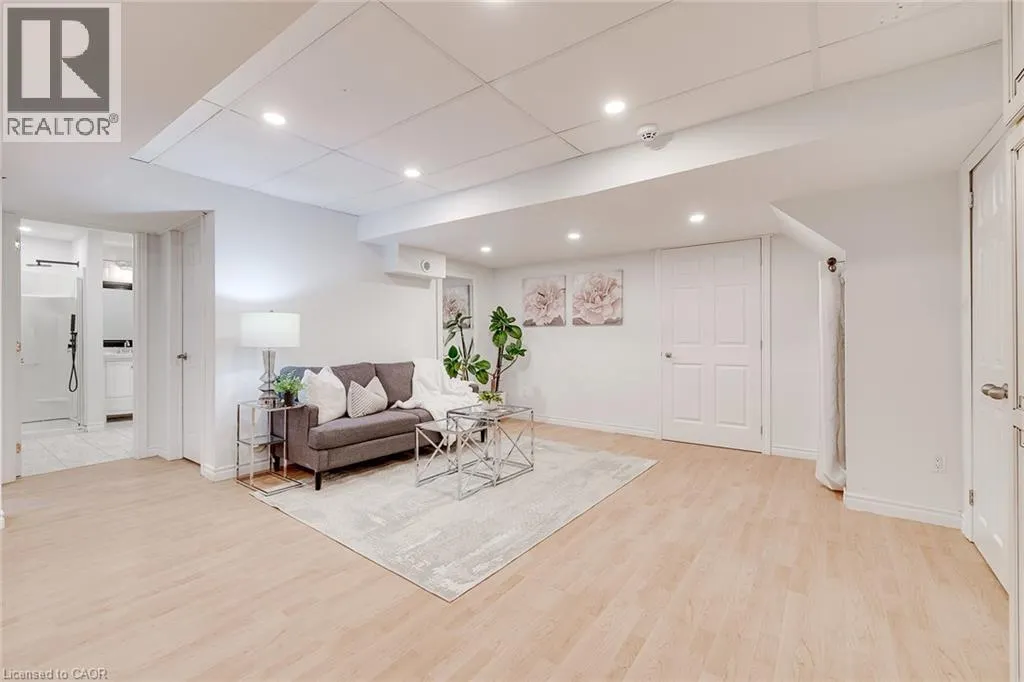 44 PENTLAND Road