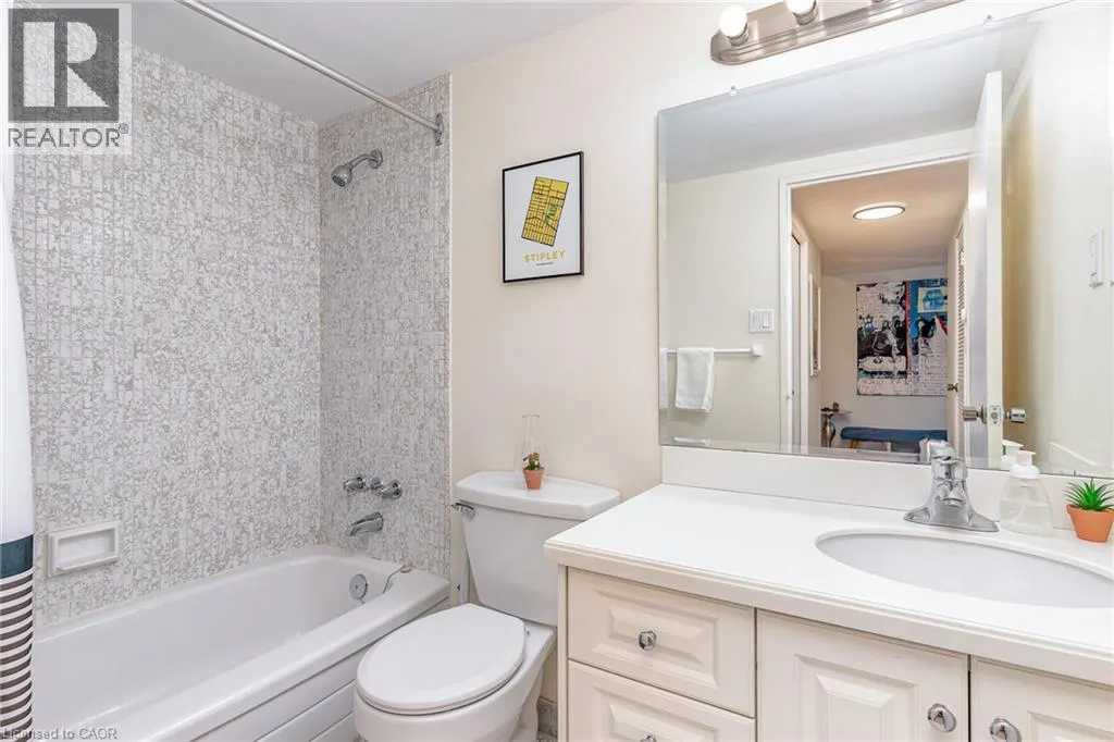 120 DUKE Street Unit# 206, #206