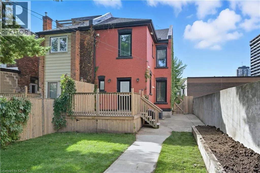 199 JACKSON Street E
