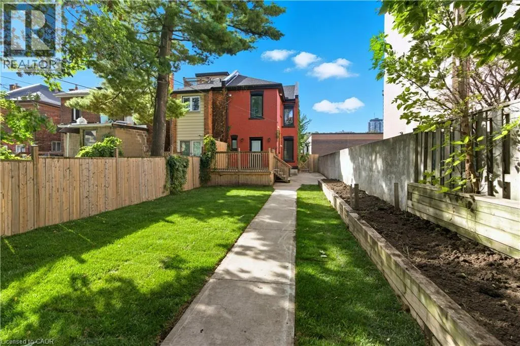 199 JACKSON Street E