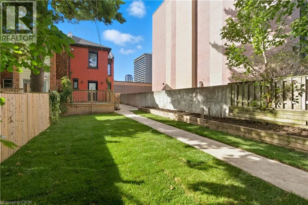 199 JACKSON Street E