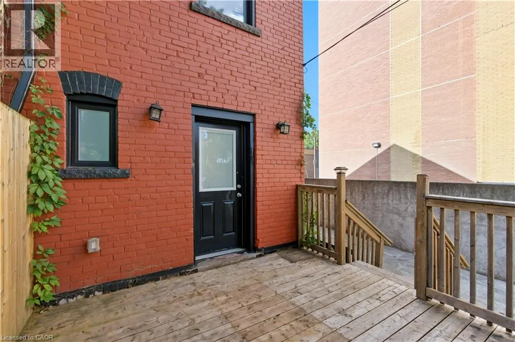 199 JACKSON Street E