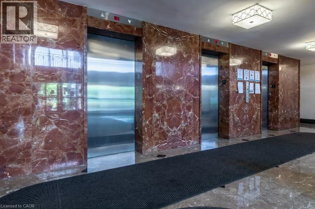 500 GREEN Road Unit# 303, #303