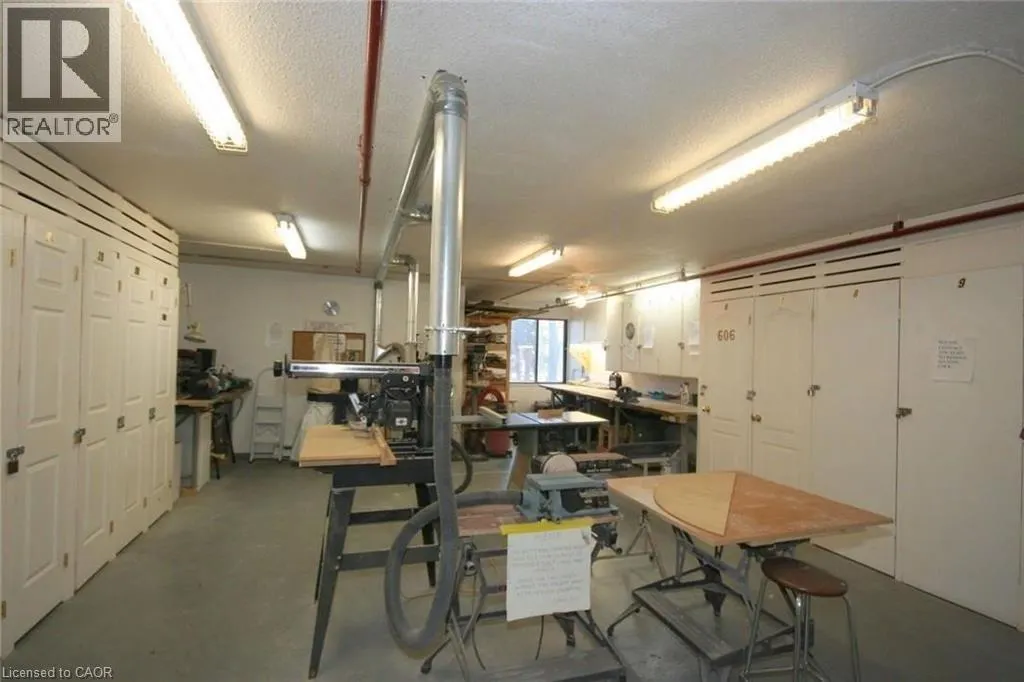 500 GREEN Road Unit# 303, #303