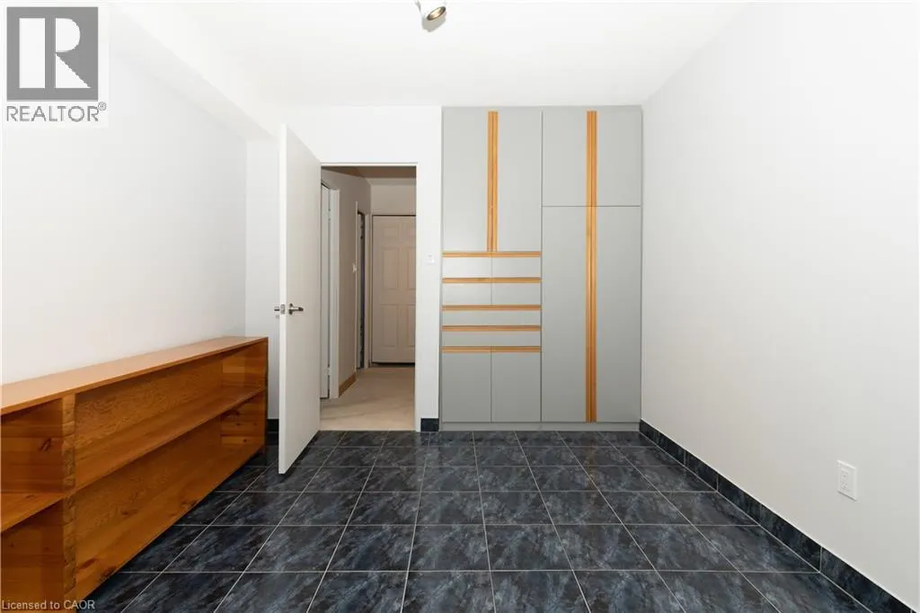 500 GREEN Road Unit# 303, #303