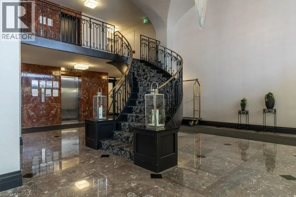 500 GREEN Road Unit# 303, #303