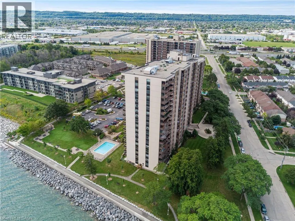 500 GREEN Road Unit# 303, #303
