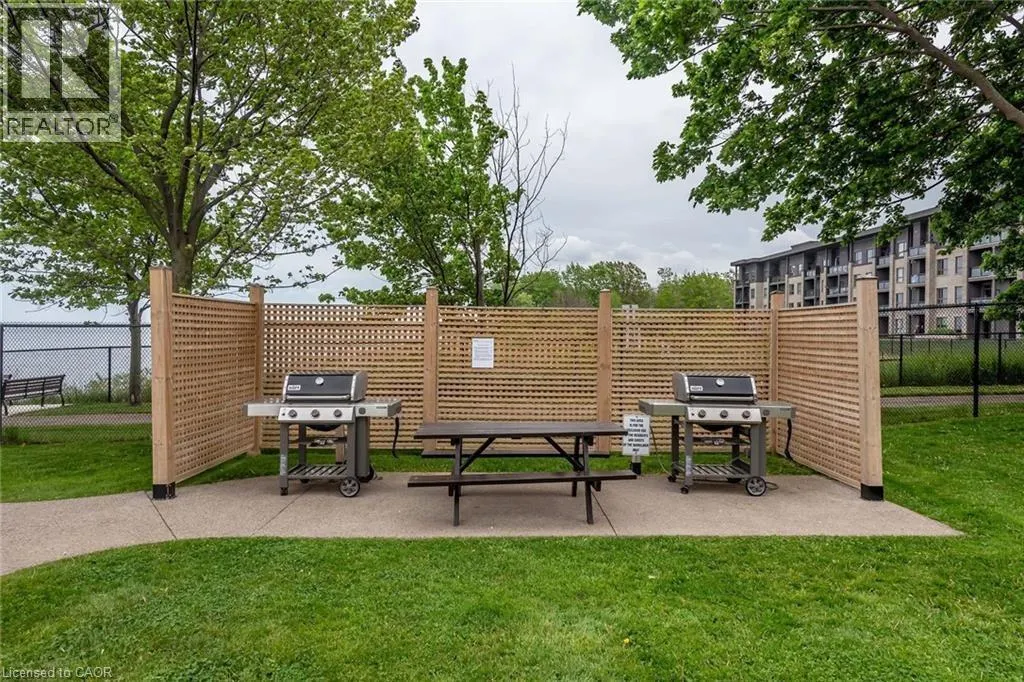 500 GREEN Road Unit# 303, #303