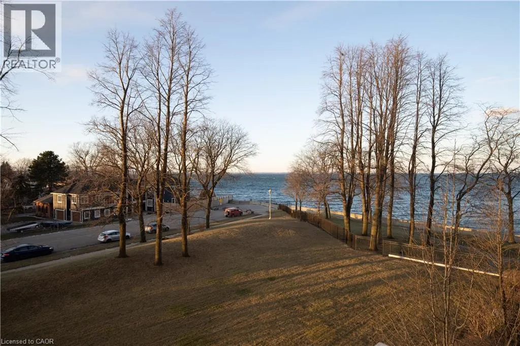 500 GREEN Road Unit# 303, #303