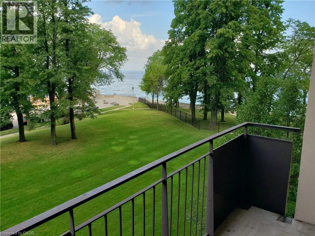 500 GREEN Road Unit# 303, #303