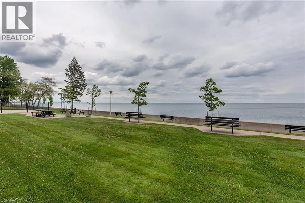 500 GREEN Road Unit# 303, #303