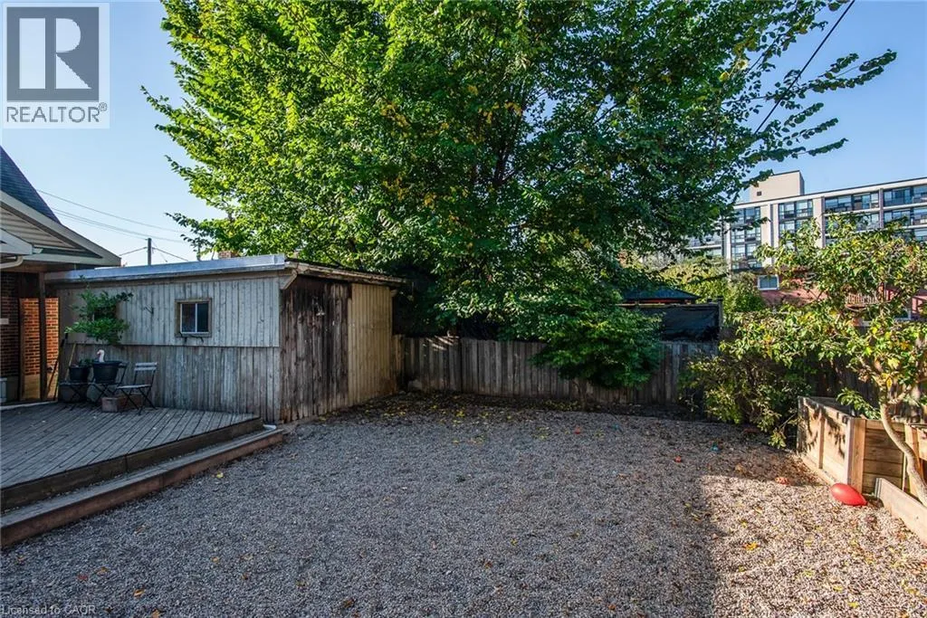 186 HIGHLAND Road E