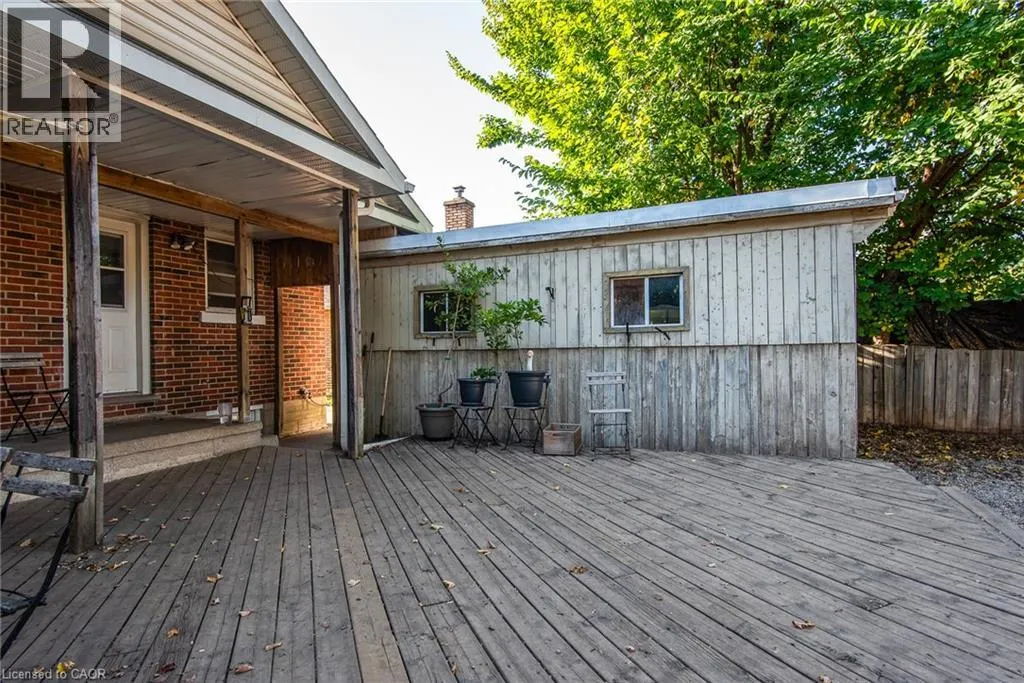 186 HIGHLAND Road E