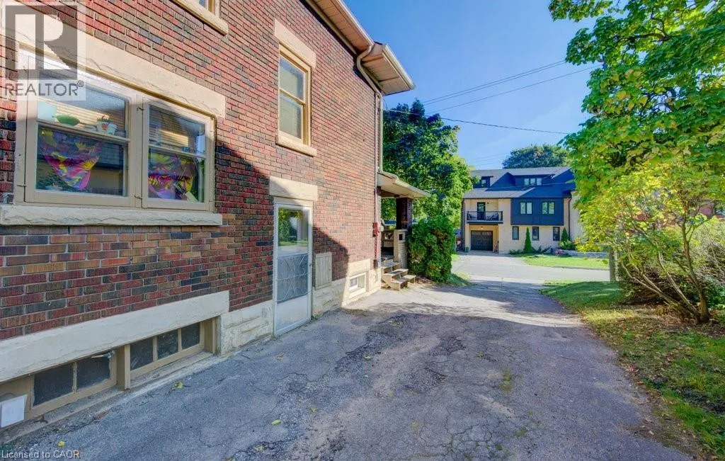 106 MANSION Street