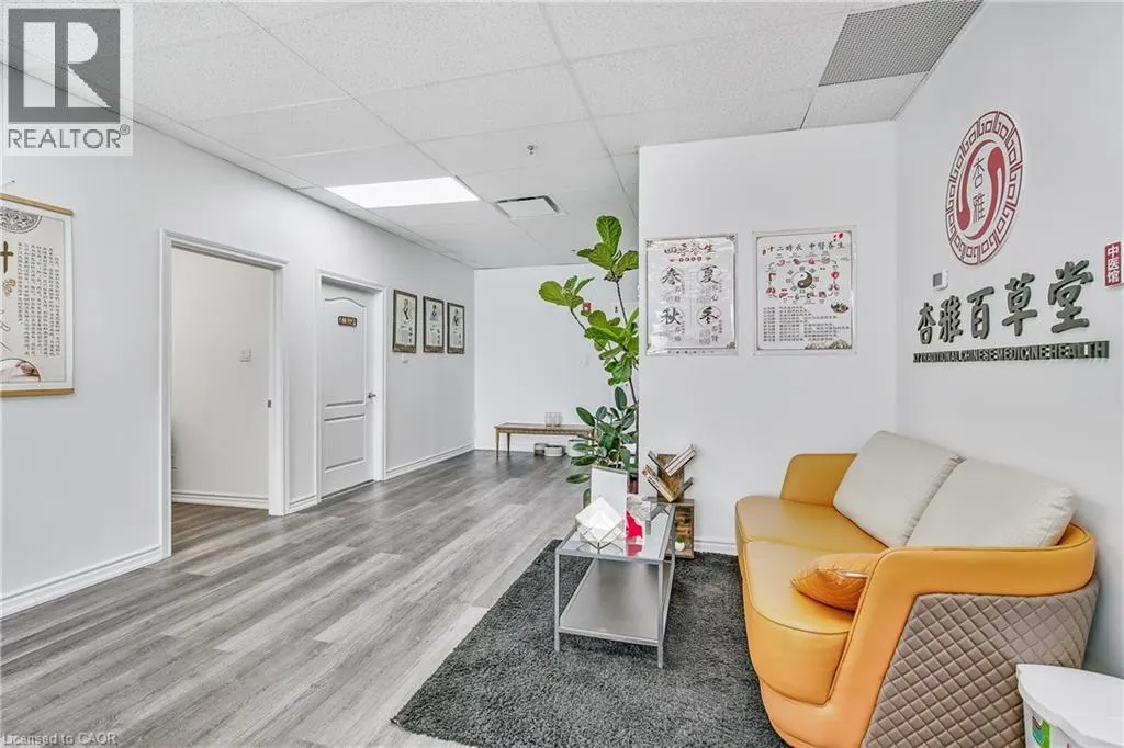 1040 GARNER Road W Unit# 207, #207
