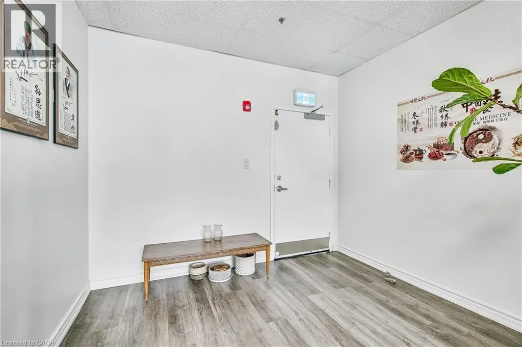 1040 GARNER Road W Unit# 207, #207