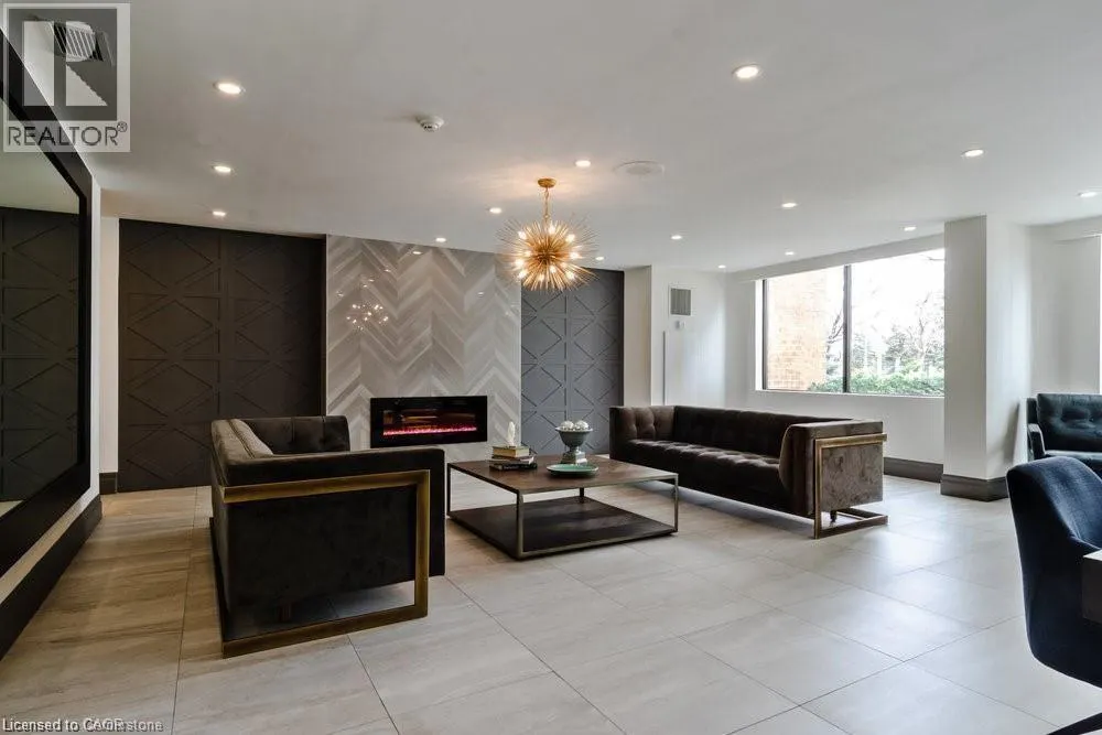 1270 MAPLE CROSSING Boulevard Unit# 914, #914