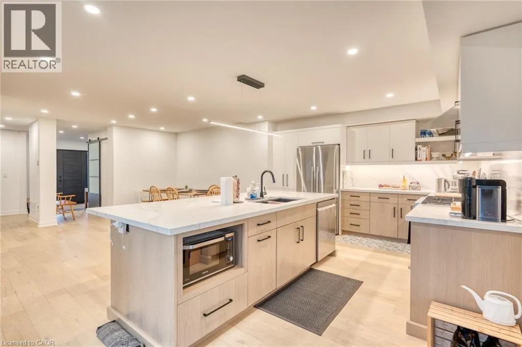 68 MOUNTAIN PARK Avenue