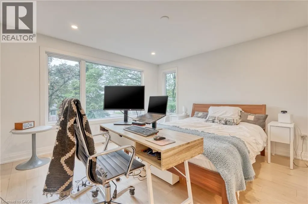68 MOUNTAIN PARK Avenue