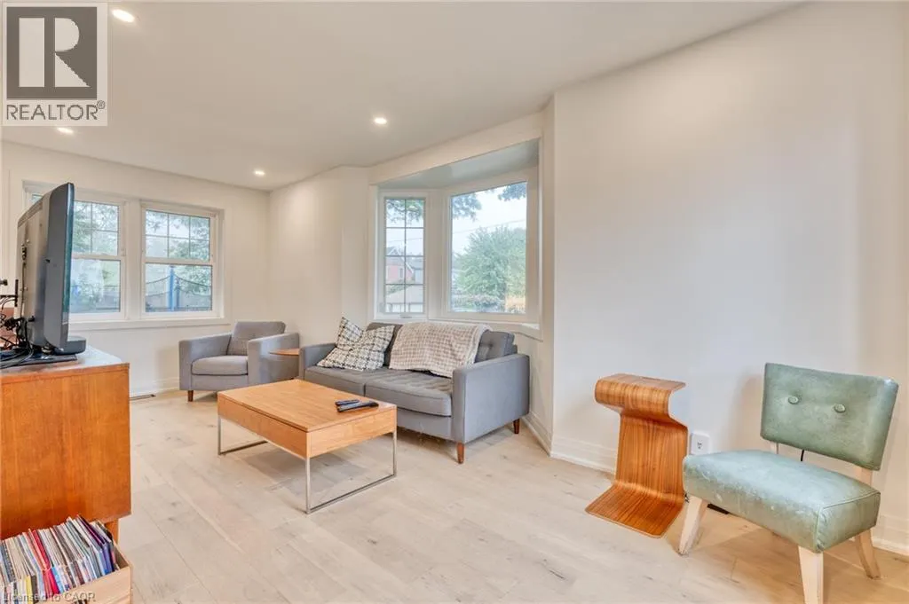 68 MOUNTAIN PARK Avenue