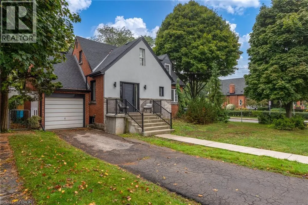 68 MOUNTAIN PARK Avenue