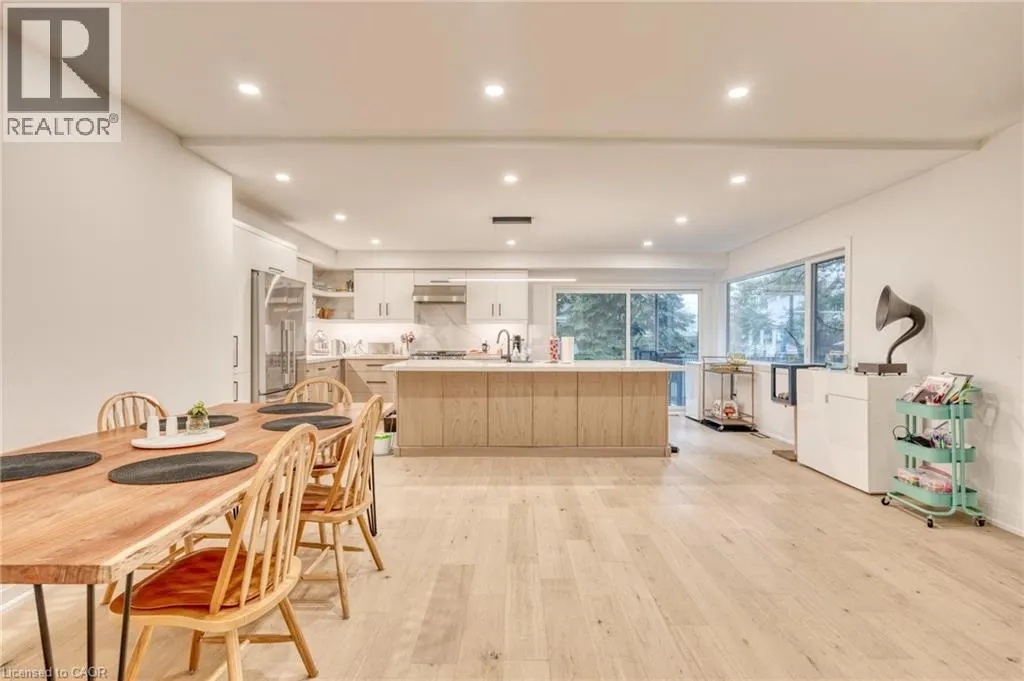 68 MOUNTAIN PARK Avenue